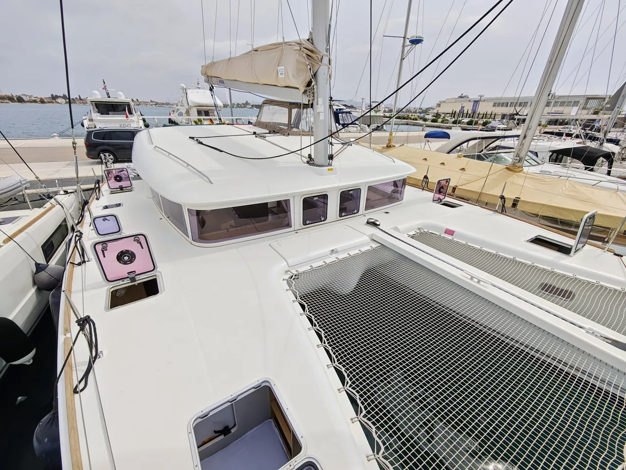 Image slide 100047