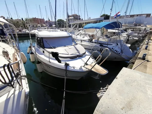 Merry Fisher 795 Malizia boat image