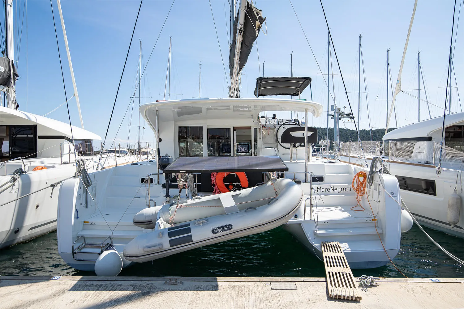 Lagoon 40 - 4 + 2 cab Mare Negroni boat image