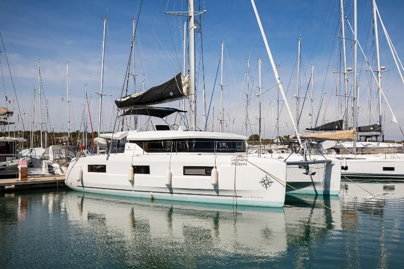 Lagoon 46 Long Island boat image
