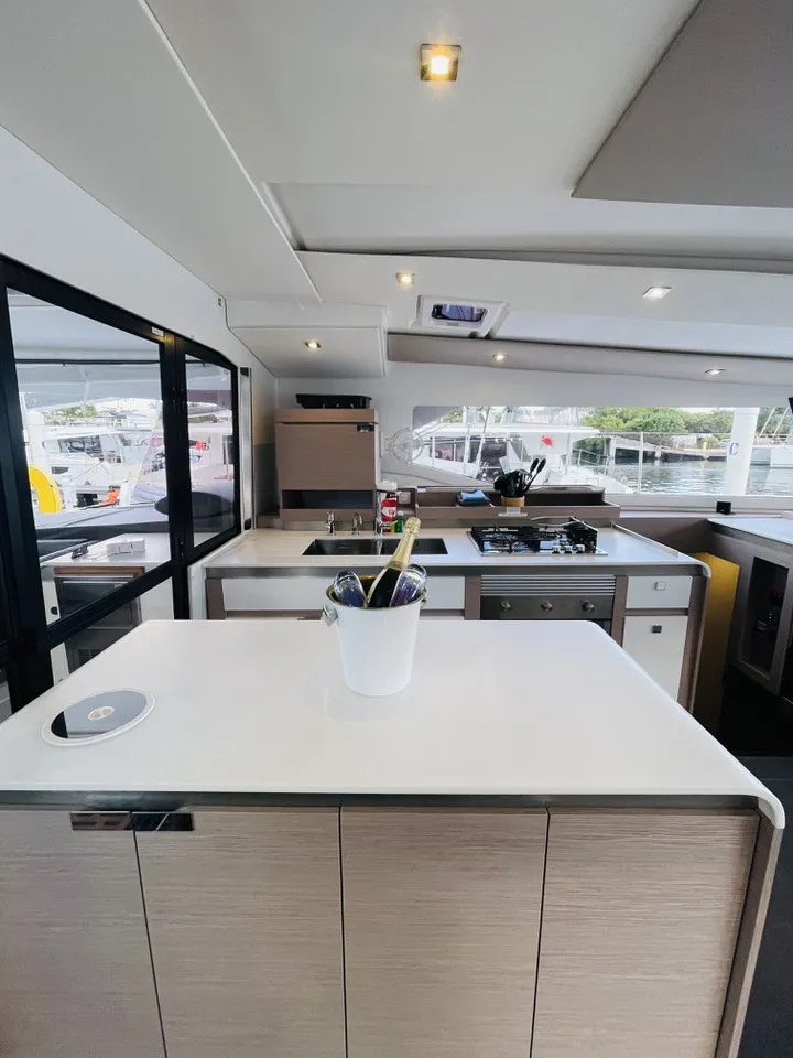 Image slide 101816