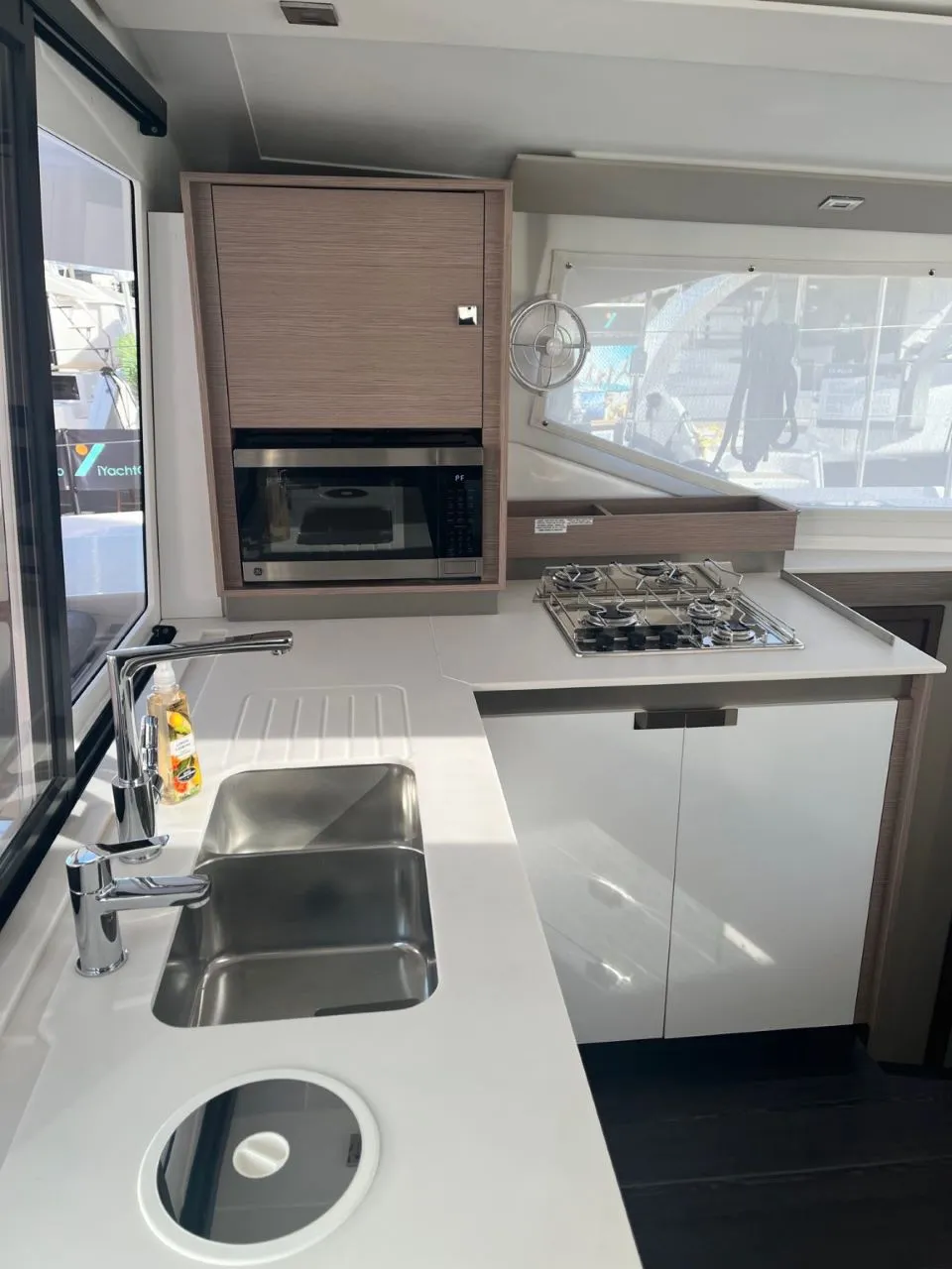 Image slide 102109