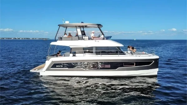 Fountaine Pajot MY5 Red Lyon boat image