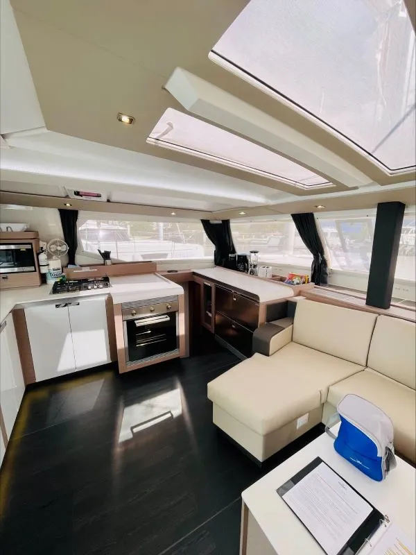 Image slide 102419
