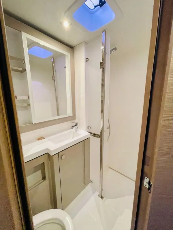 Image slide 102425