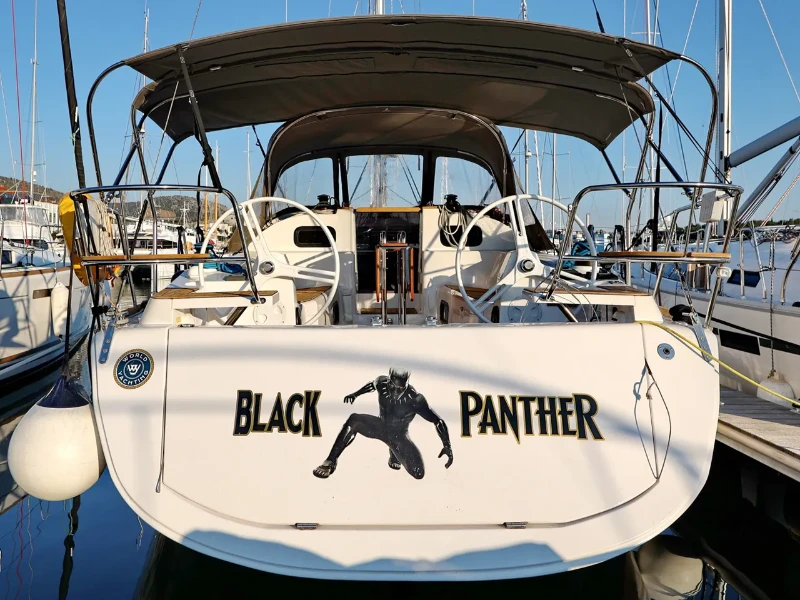 Bootsbild Elan Impression 40 Black Panther