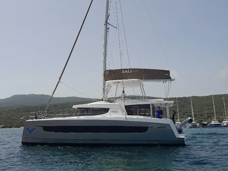 Bali 4.8 Physeter boat image