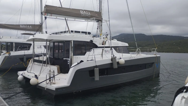 Bali Catspace Tursiops boat image