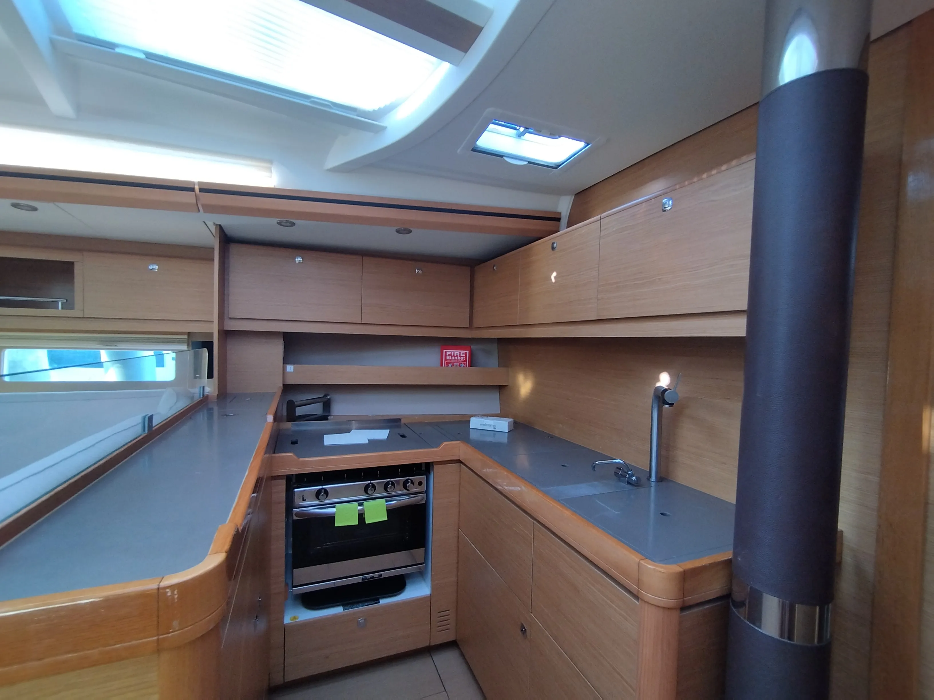 Image slide 105107