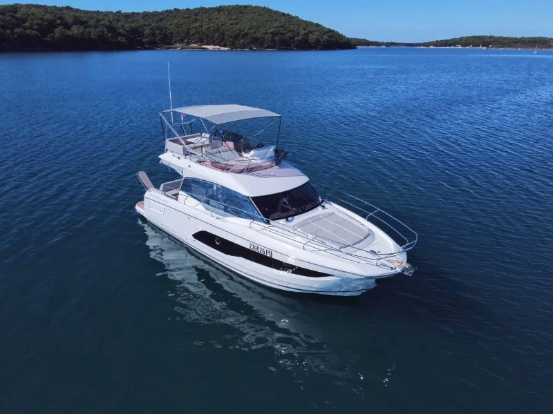 Bootsbild Prestige 420 Fly - 2 cab. NN