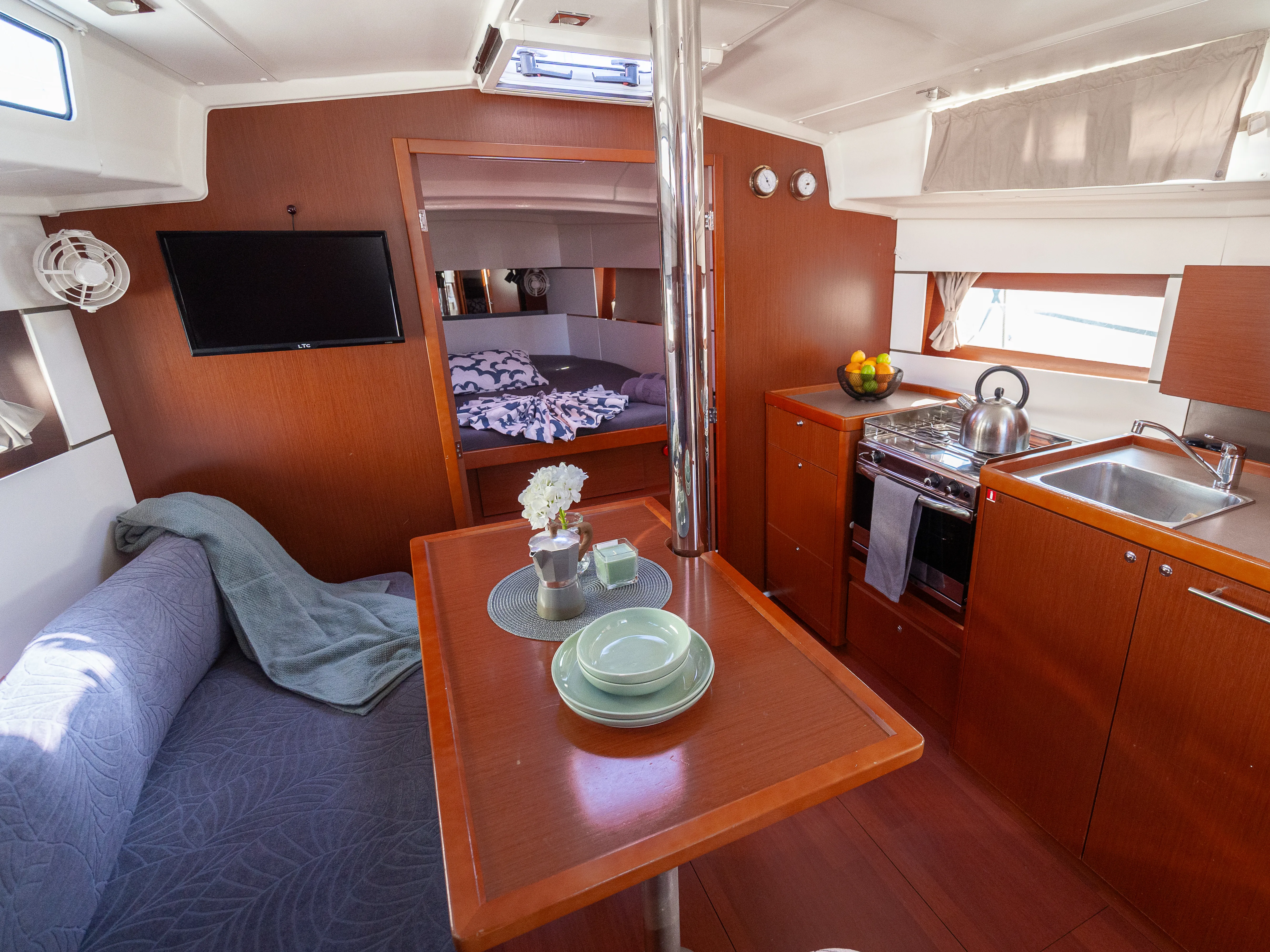 Image slide 106108