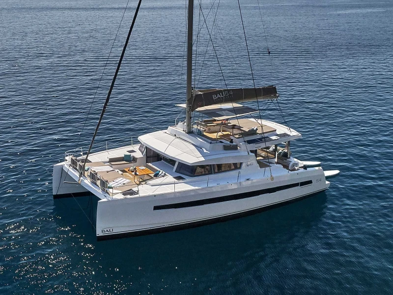 Bali 5.4 Blue Moon boat image