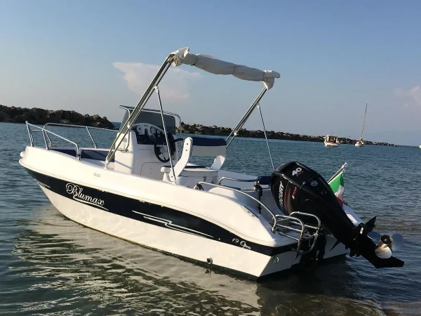 Blumax 19 Pro Dory - Blue boat image
