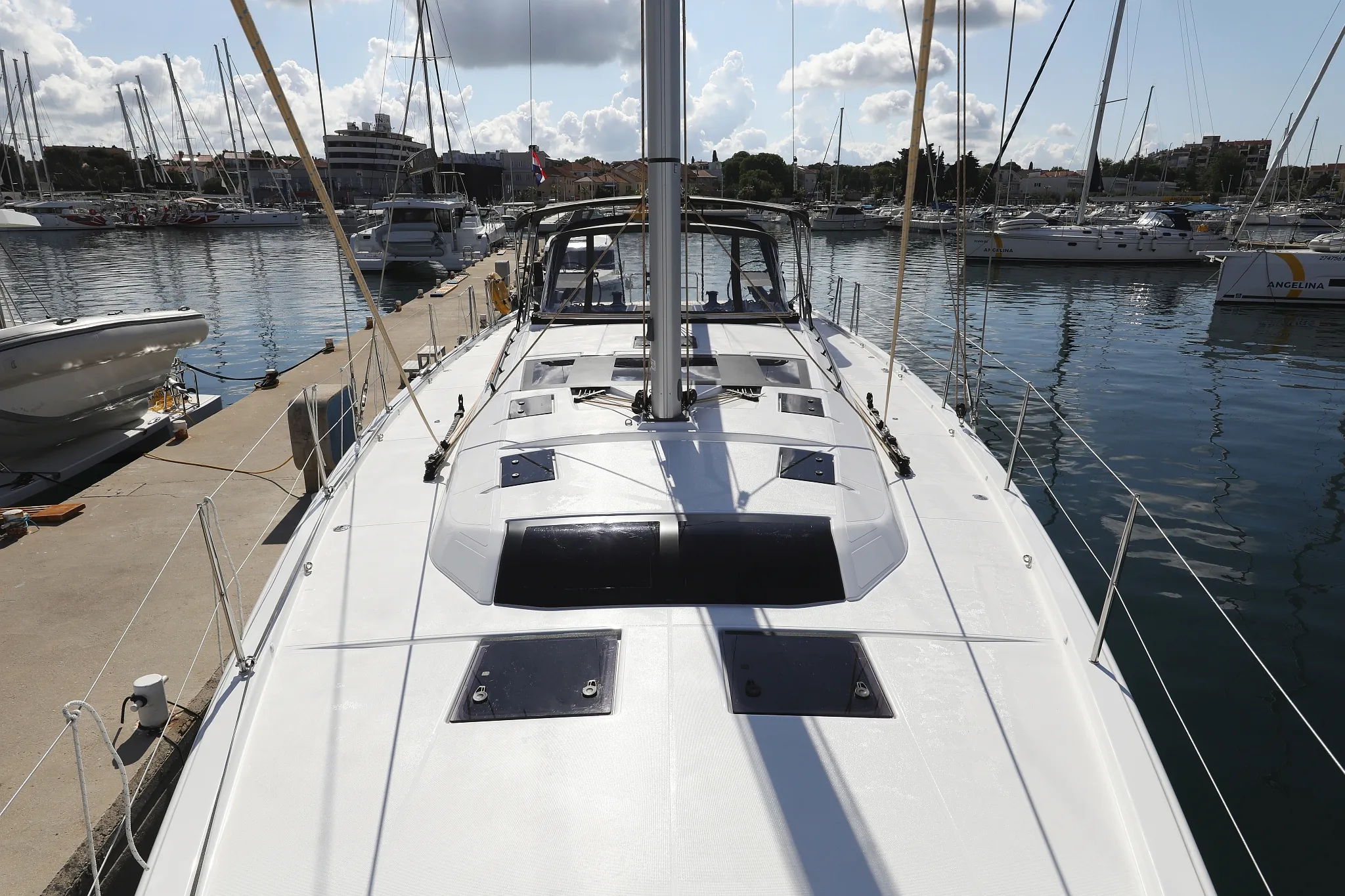 Image slide 10979