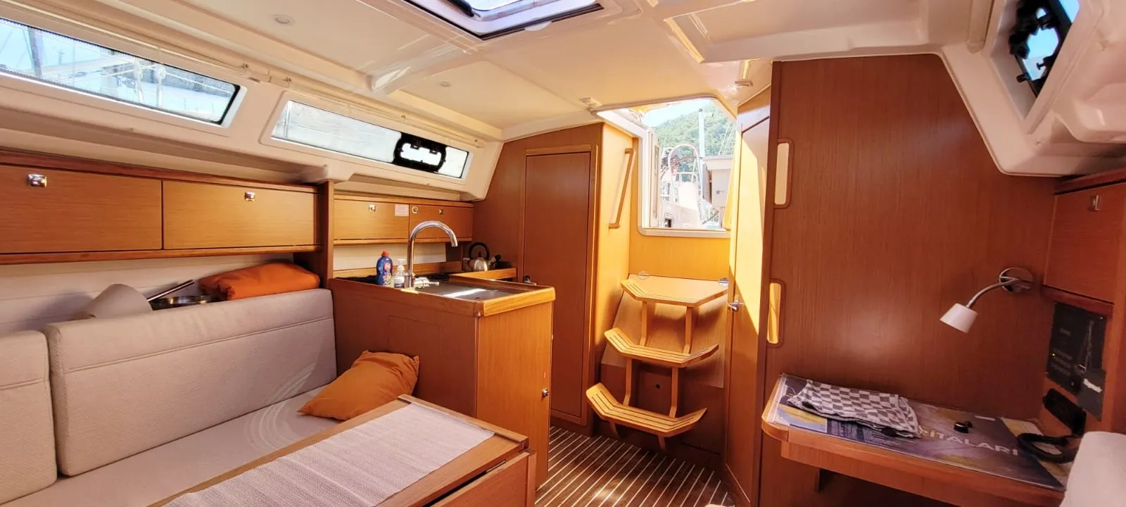 Image slide 110212