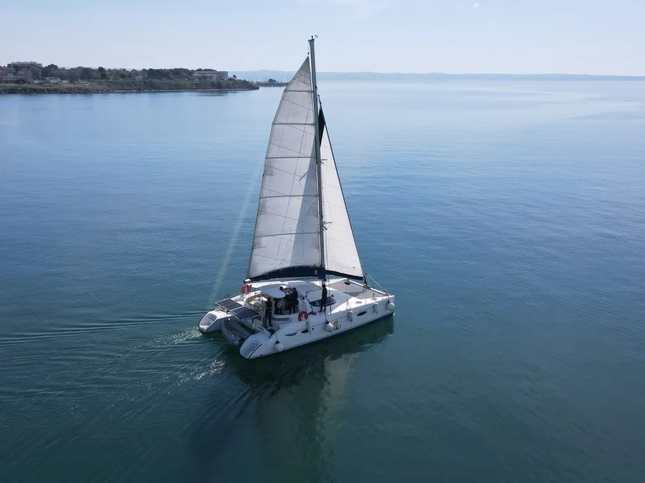 Lavezzi 40 Victoria boat image