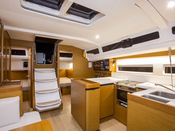Image slide 111823