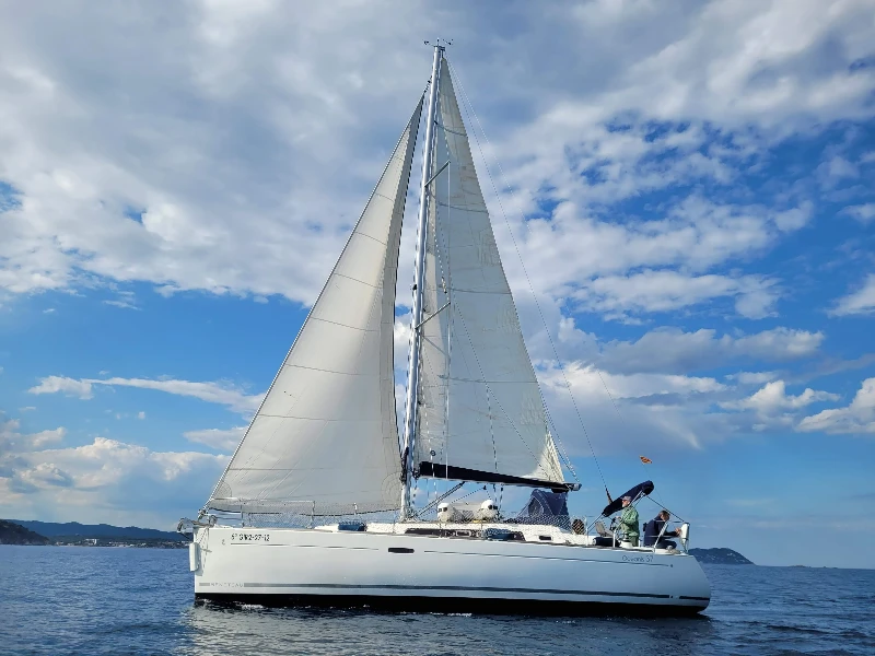 Oceanis 37 Tristaina boat image
