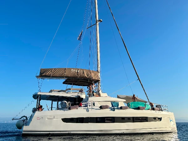 Bali 5.4 Virginia boat image