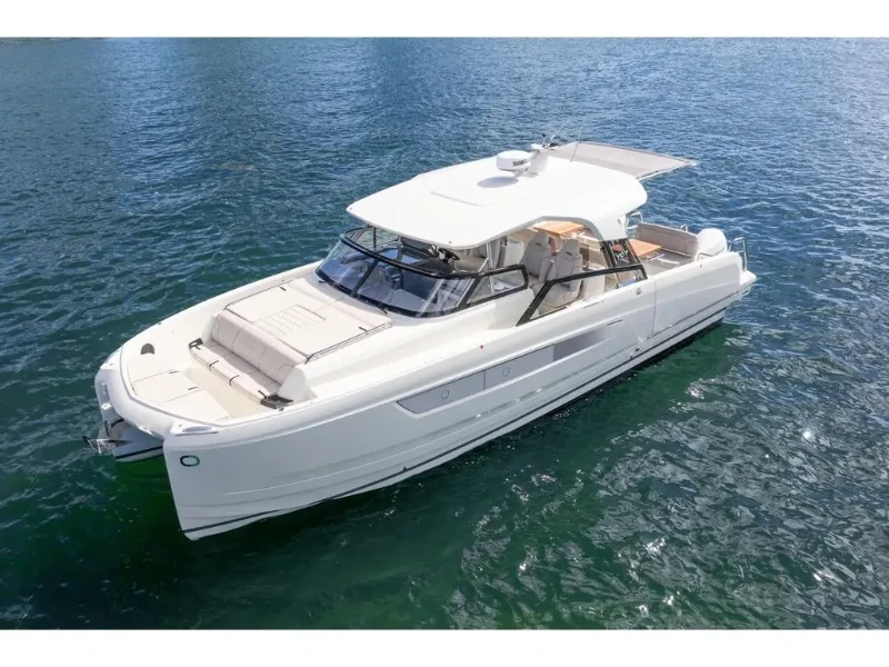Yot 36 Premium boat image