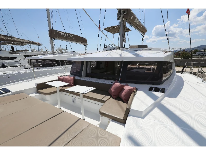 Bali 4.1 BlueRay boat image