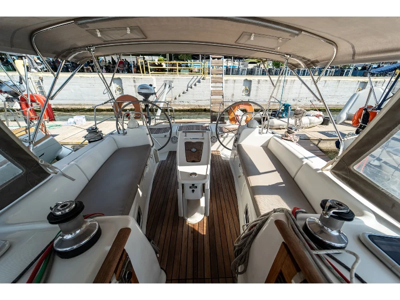 Oceanis 43 Errika boat image