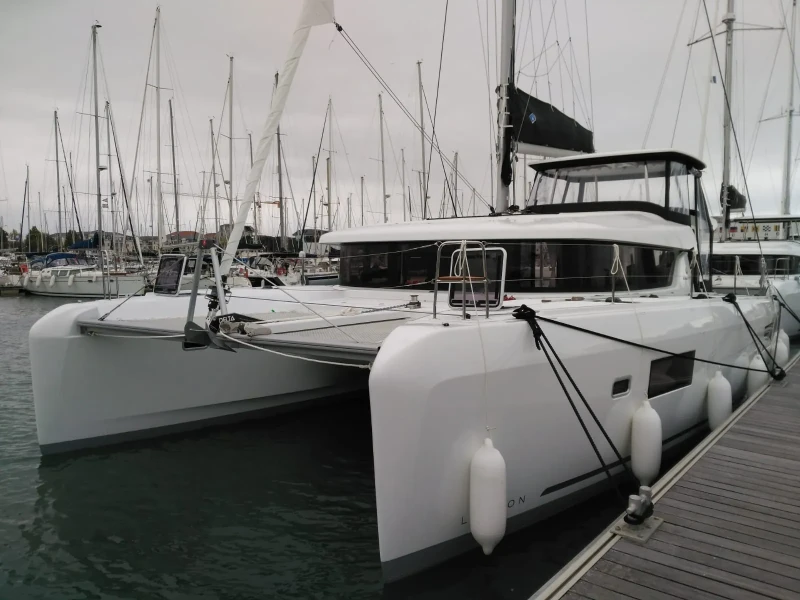 Lagoon 42 Premium boat image