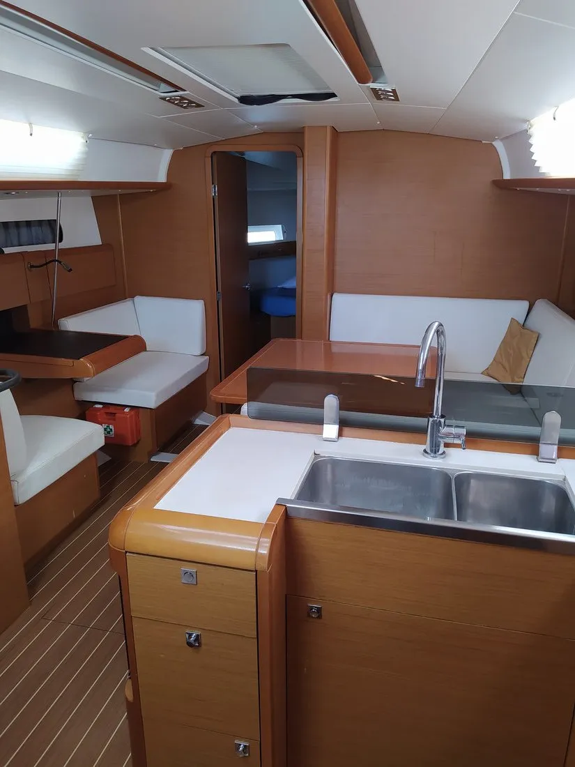 Image slide 120