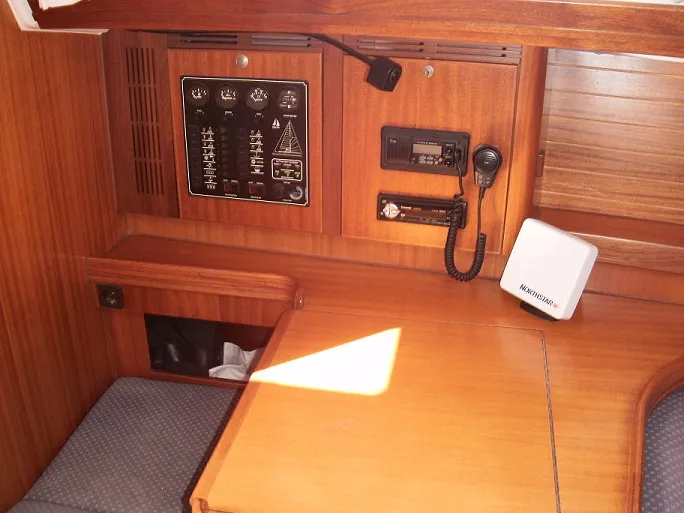 Image slide 1200