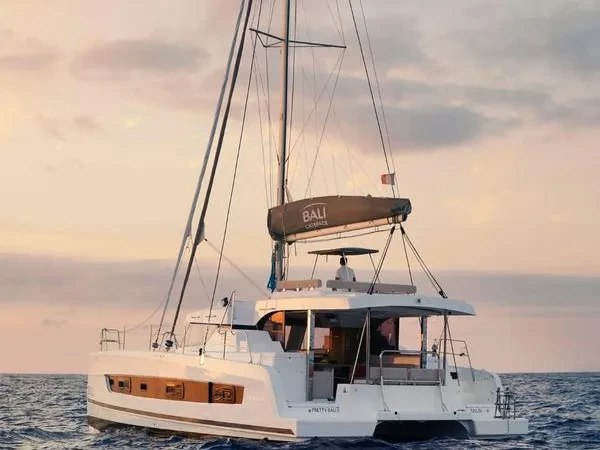 Bali Catspace Rafaela boat image