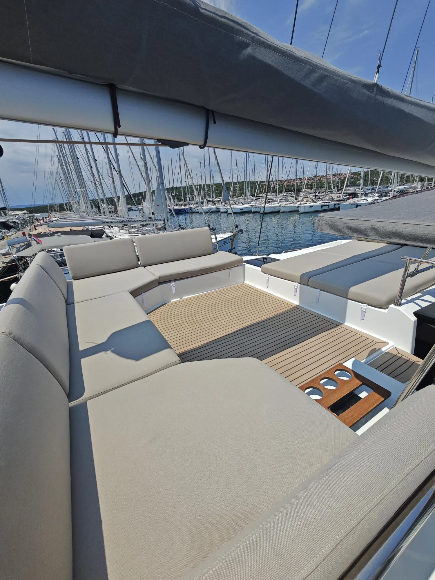 Image slide 12033