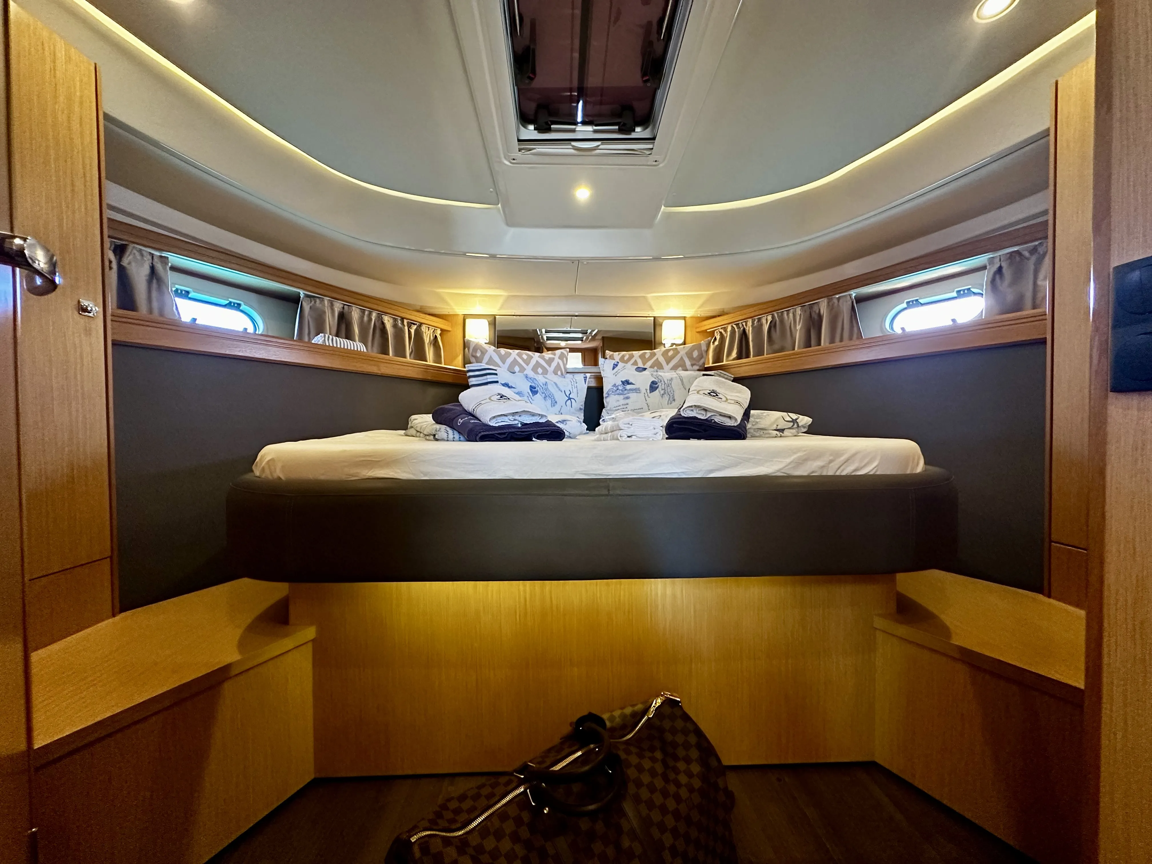 Image slide 120331
