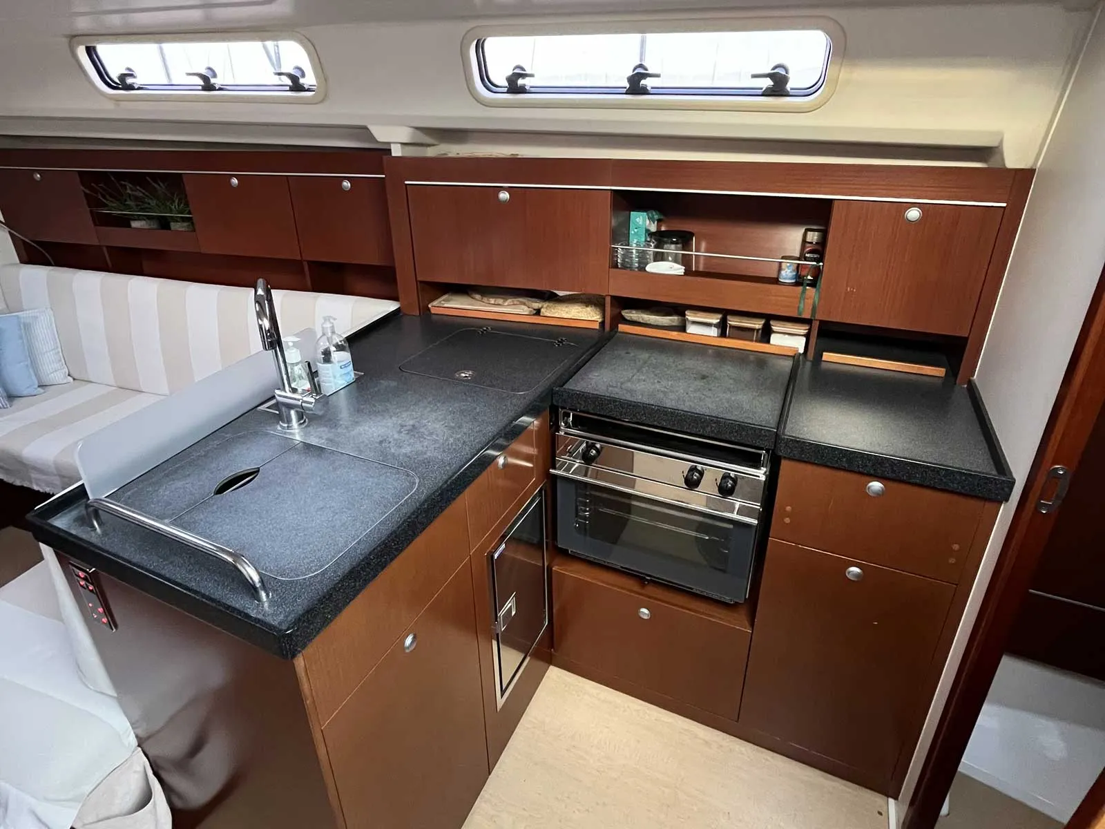 Image slide 121210