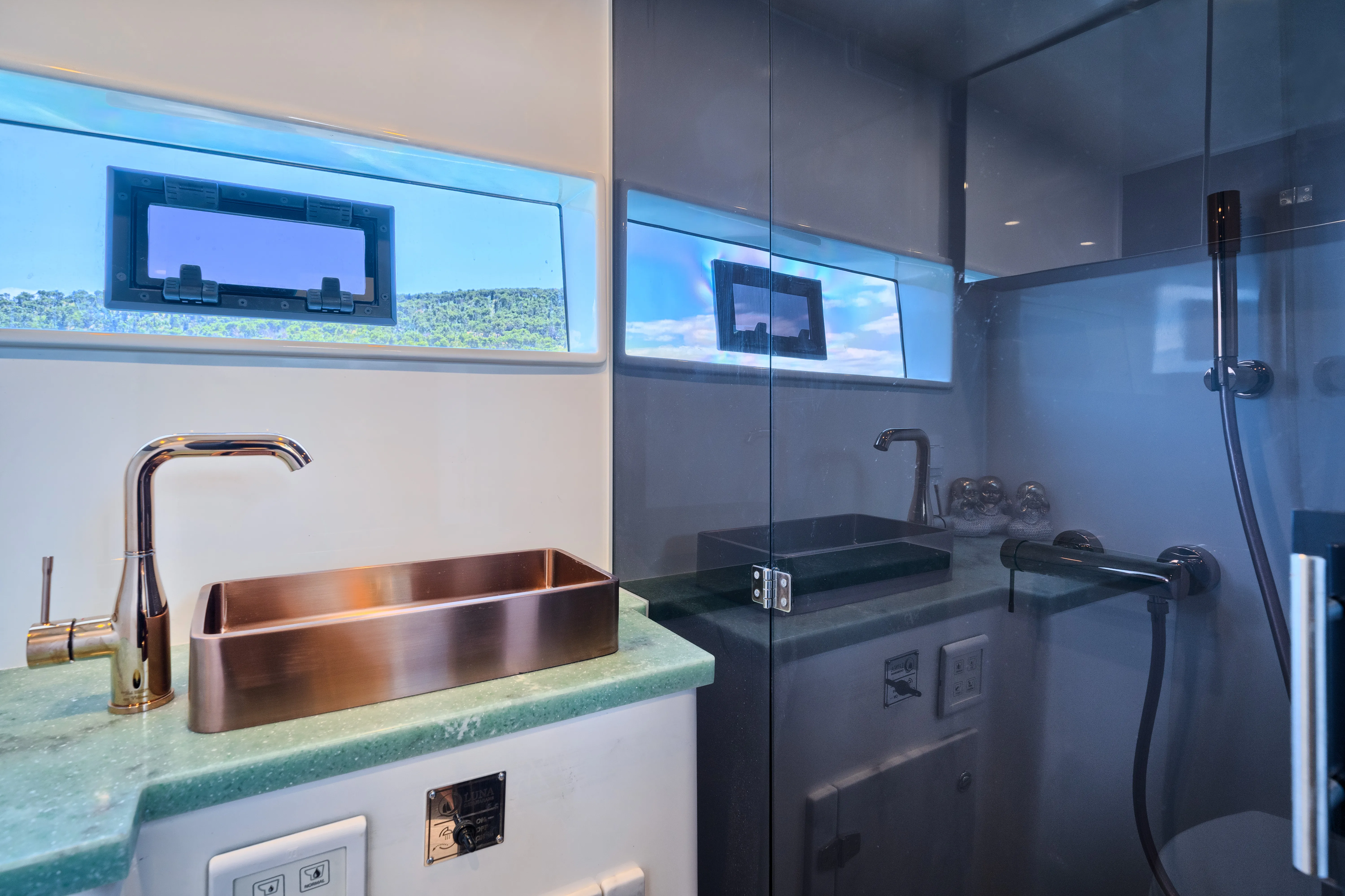 Image slide 121919