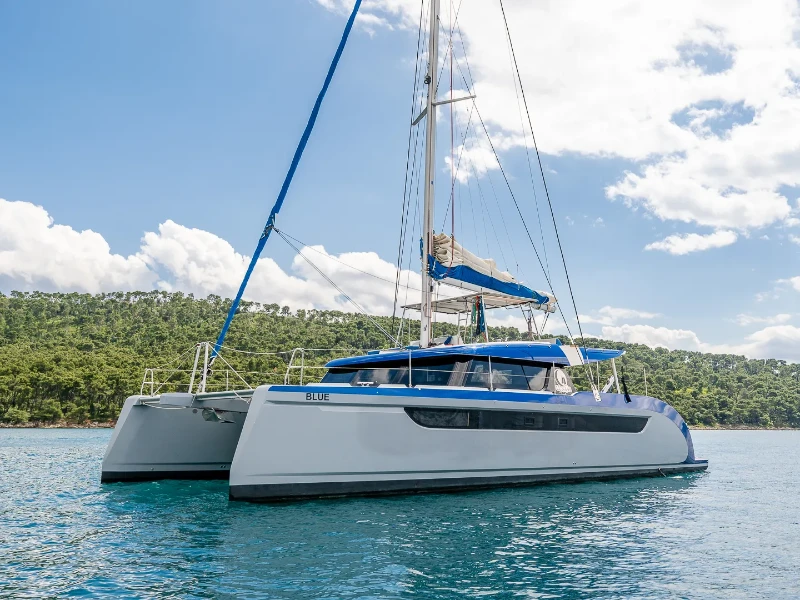 Luna 49 Blue boat image