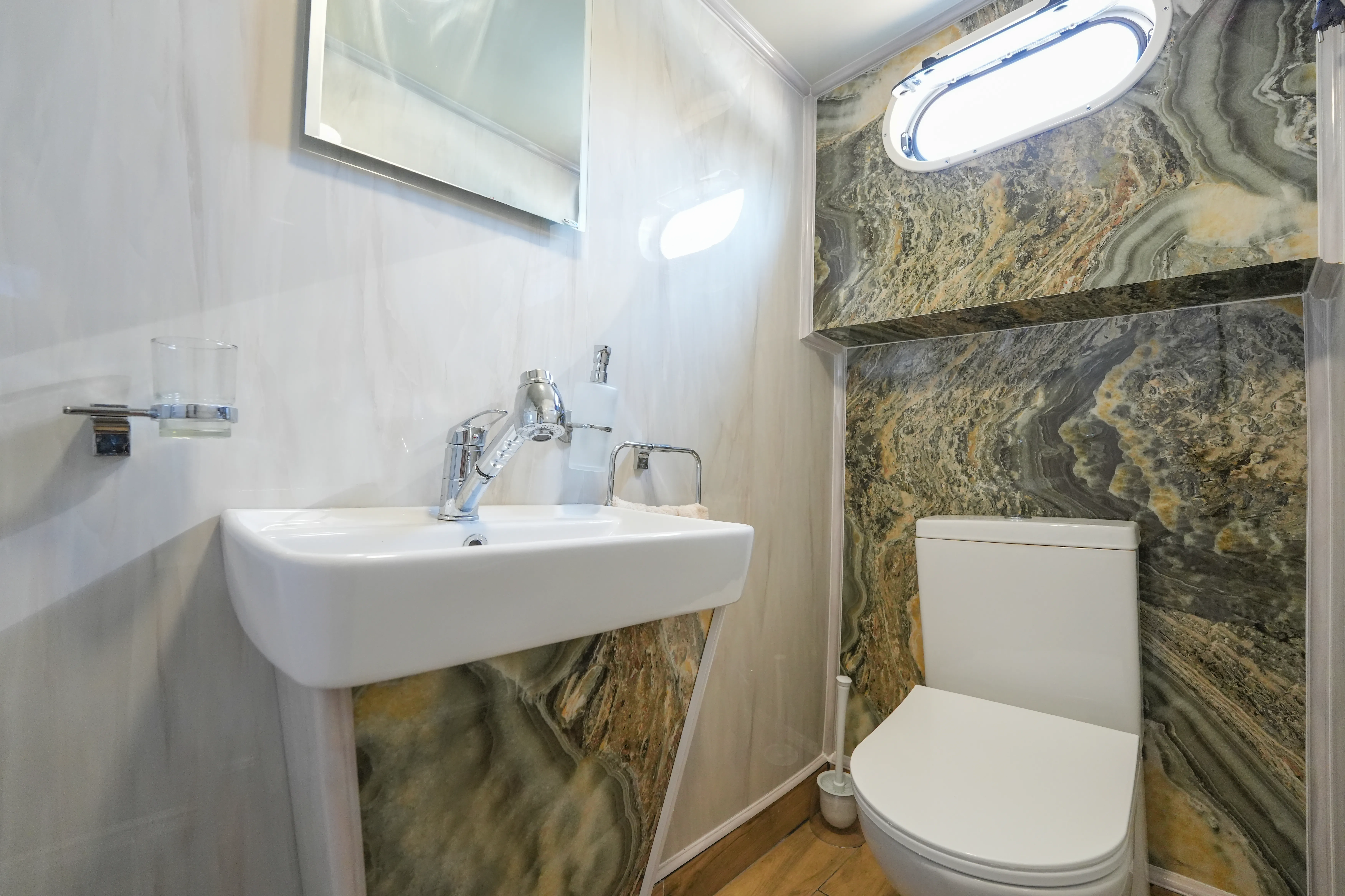 Image slide 122097