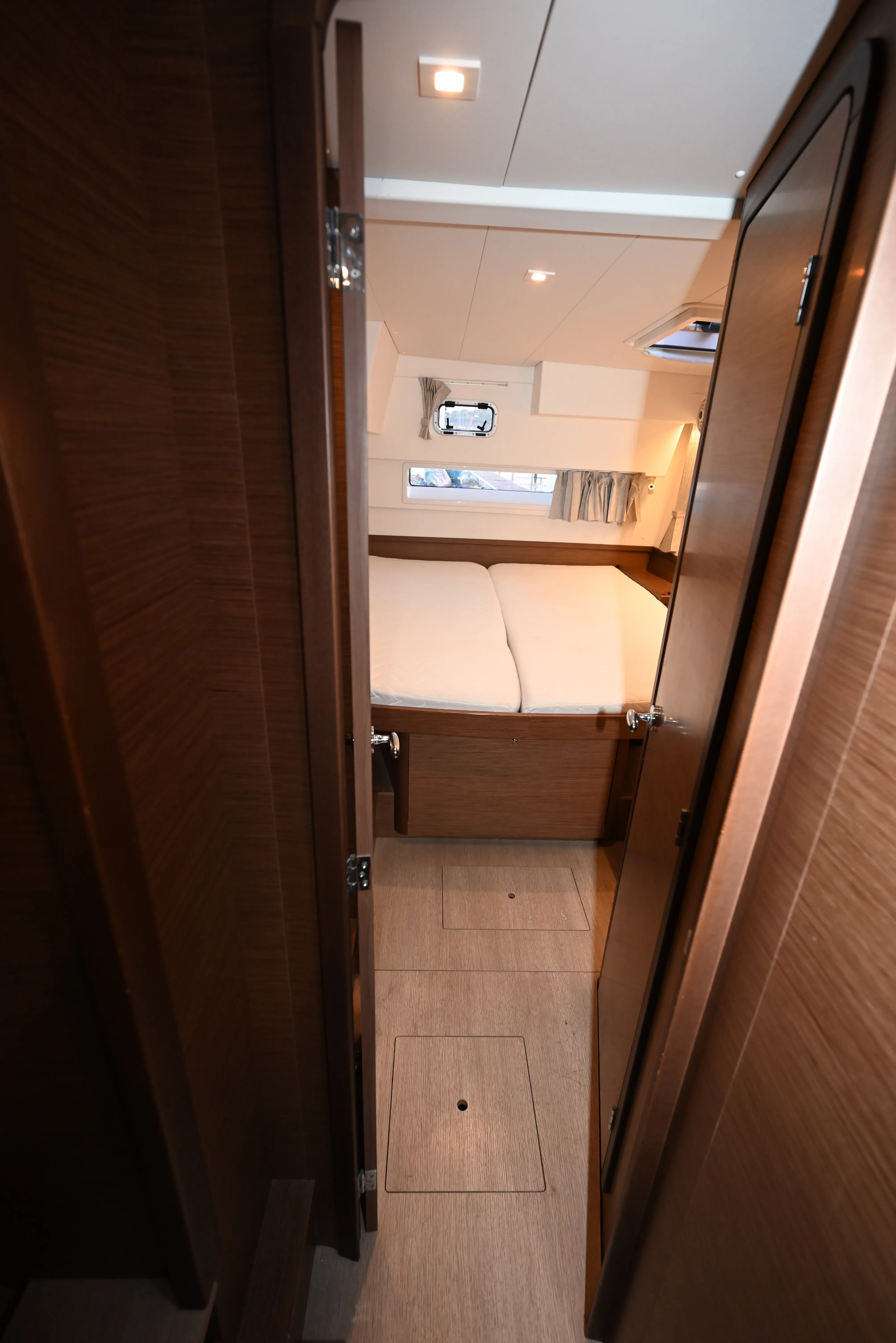 Image slide 122221