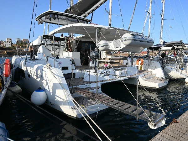 Lagoon 42 Alberta boat image
