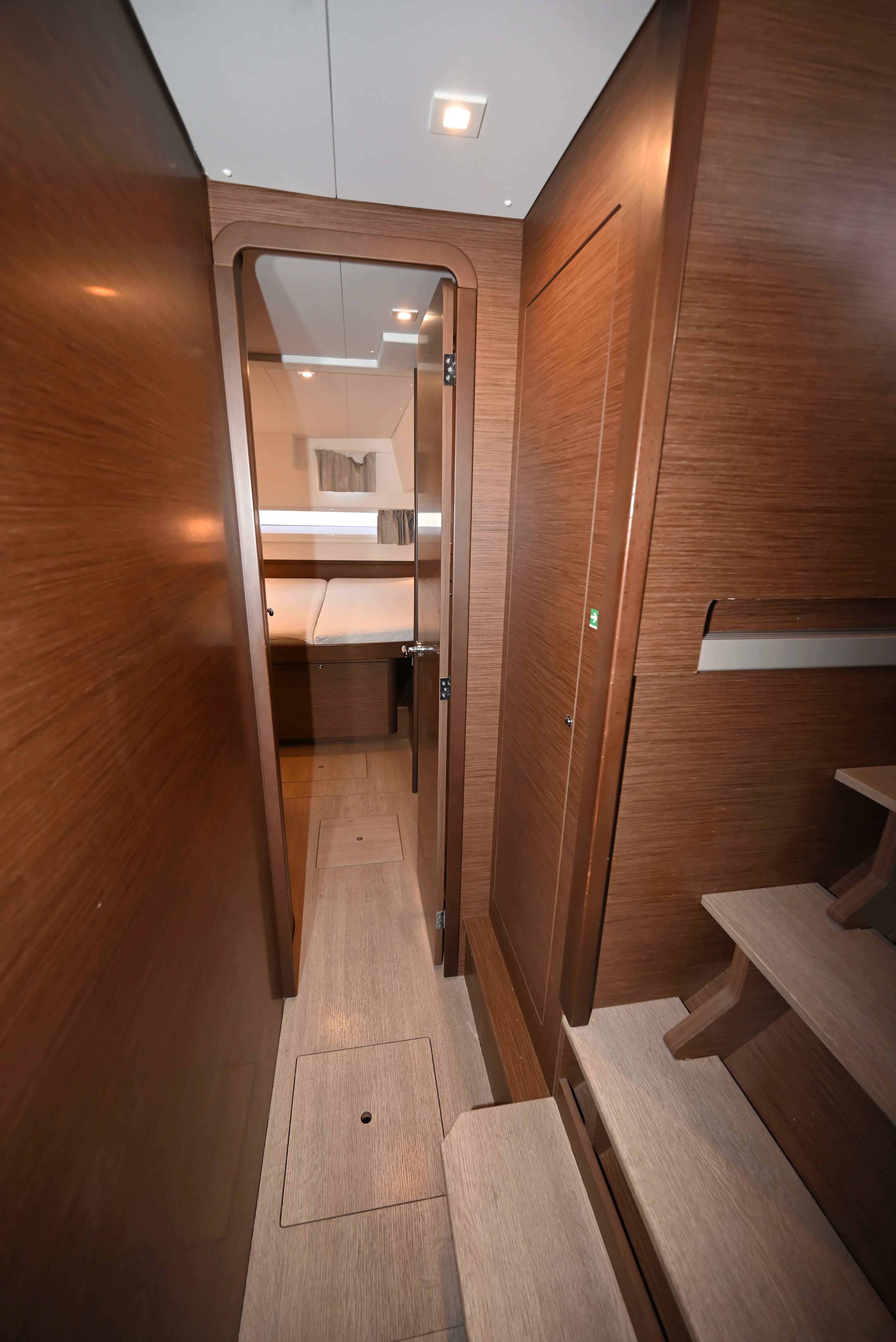 Image slide 122229