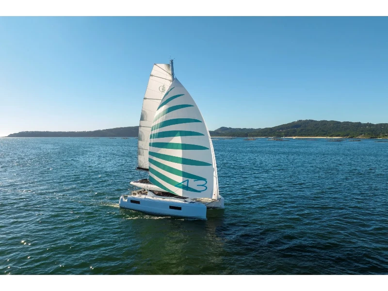 Lagoon 43 SERENITY  boat image