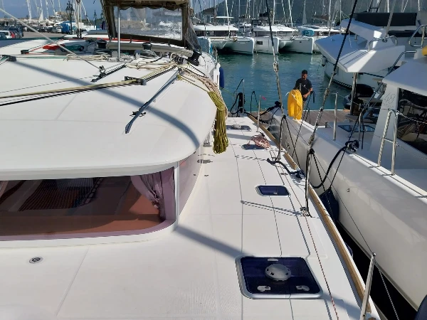 Lagoon 400 S2 Footprints boat image