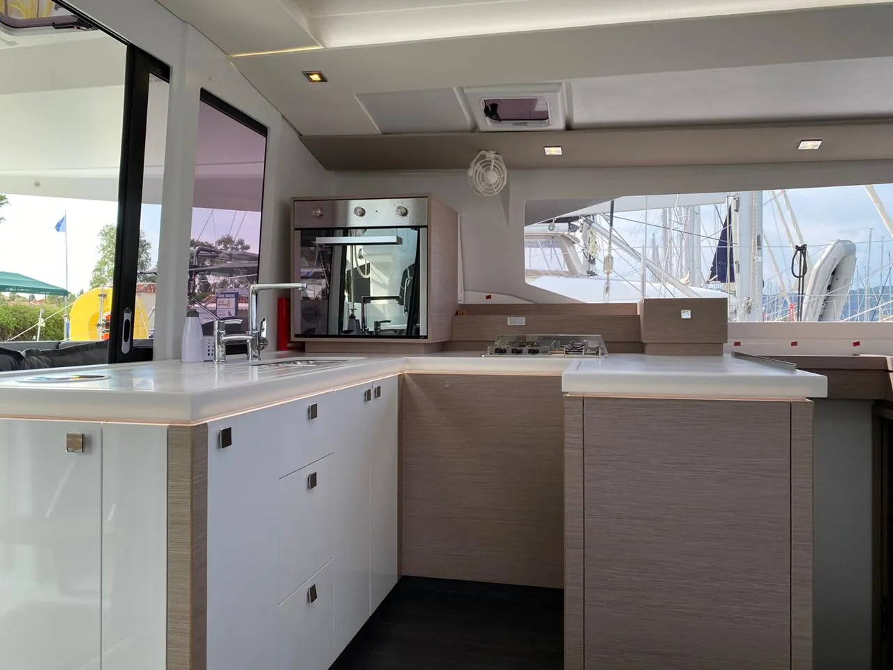 Image slide 123121