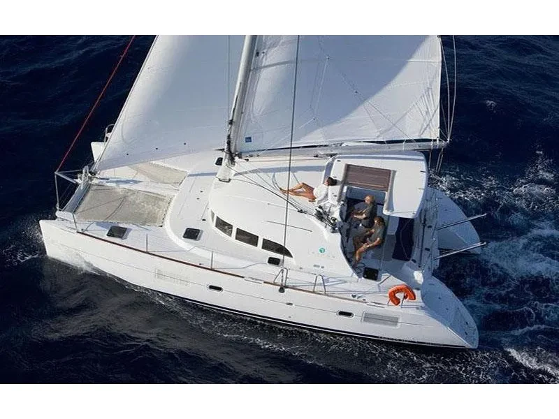 Lagoon 380 Giulia boat image