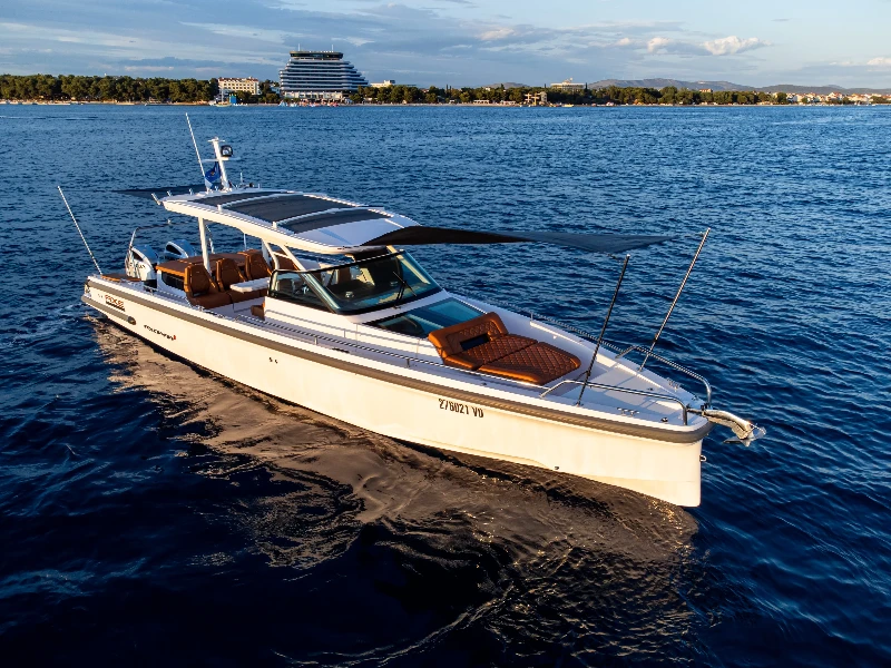 Axopar 37  Sun Top Axe boat image