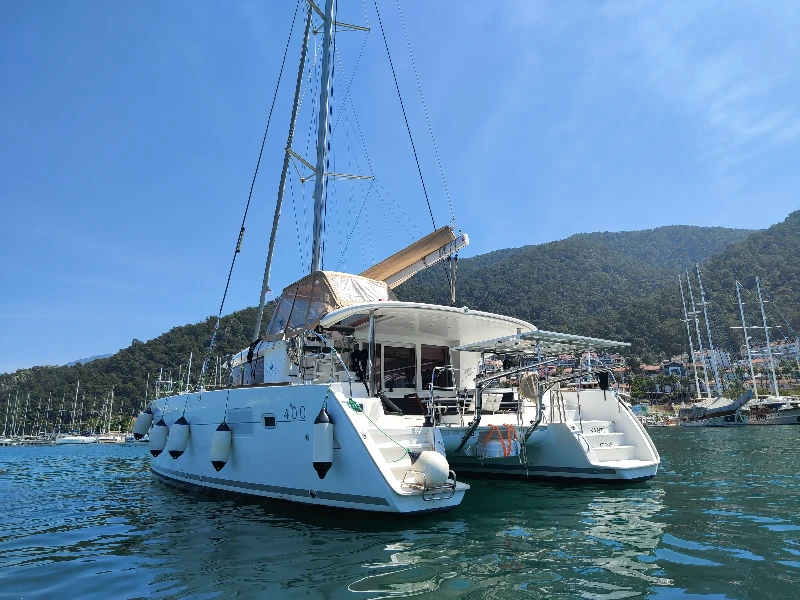 Lagoon 400 Santi boat image