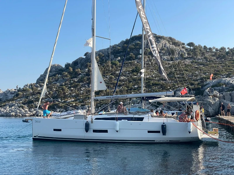 Dufour 430 Isabella boat image
