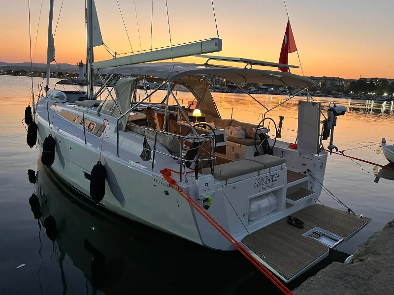 Dufour 430 Esperanza boat image