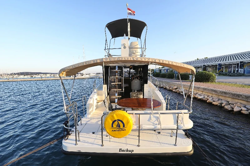 Futura 40 Grand Horizon Backup boat image