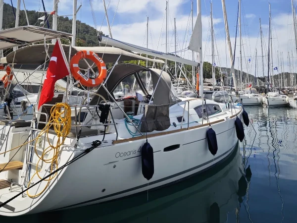 Oceanis 40 Violet boat image