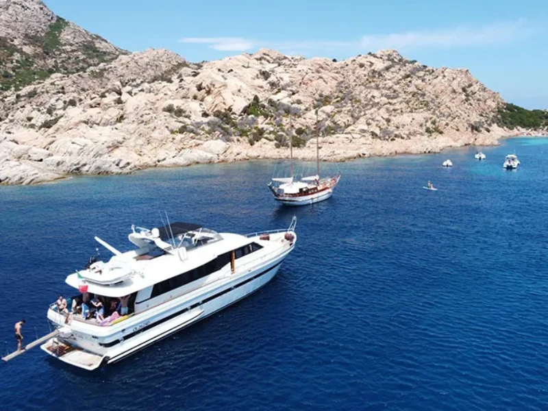 Falcon 76 Lady Bibi boat image